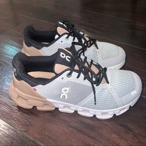 ON Cloudflyer Womens